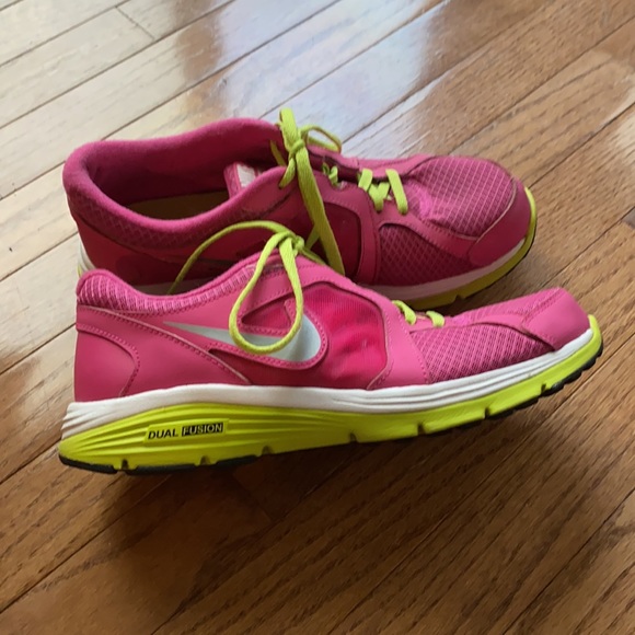 Nike Dual Fusion Running Sneakers - Picture 3 of 8